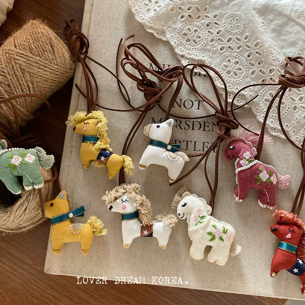 新款布艺可爱动物小马项链儿童少女百搭气质毛衣项链两用挂件高级