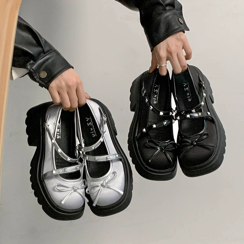 Серебряные женские туфли Мэри Джейн в стиле ретро Xiaoxiang на толстом каблуке и толстой подошве, новинка 2024, весенний стиль, с неглубоким горлышком и юбкой на плоской подошве