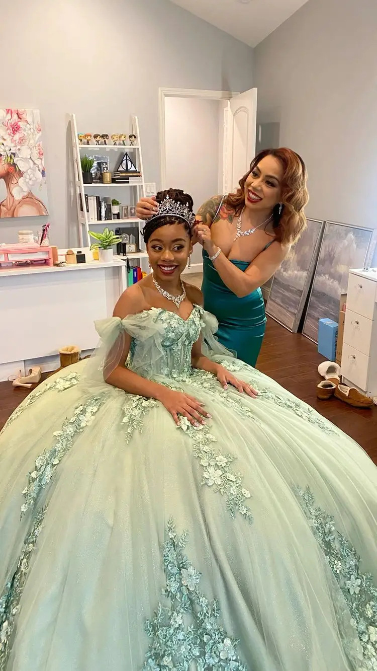 AliExpress nuevo vestido de noche de un hombro verde menta temperamento vestido de princesa banquete de cumpleaños anfitrión traje de escenario