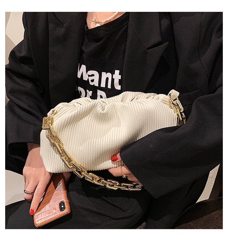 Nihaojewelry Casual Solid Color Folds Single Shoulder Cross-body Thick Chain Handbags Wholesale display picture 4