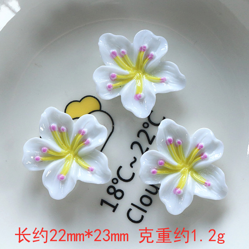 Nuevos accesorios de bricolaje de flor de durazno de resina rosa, zapatos con agujeros de pegamento de crema, fundas para teléfonos móviles, accesorios para el cabello, material de imán para refrigerador al por mayor