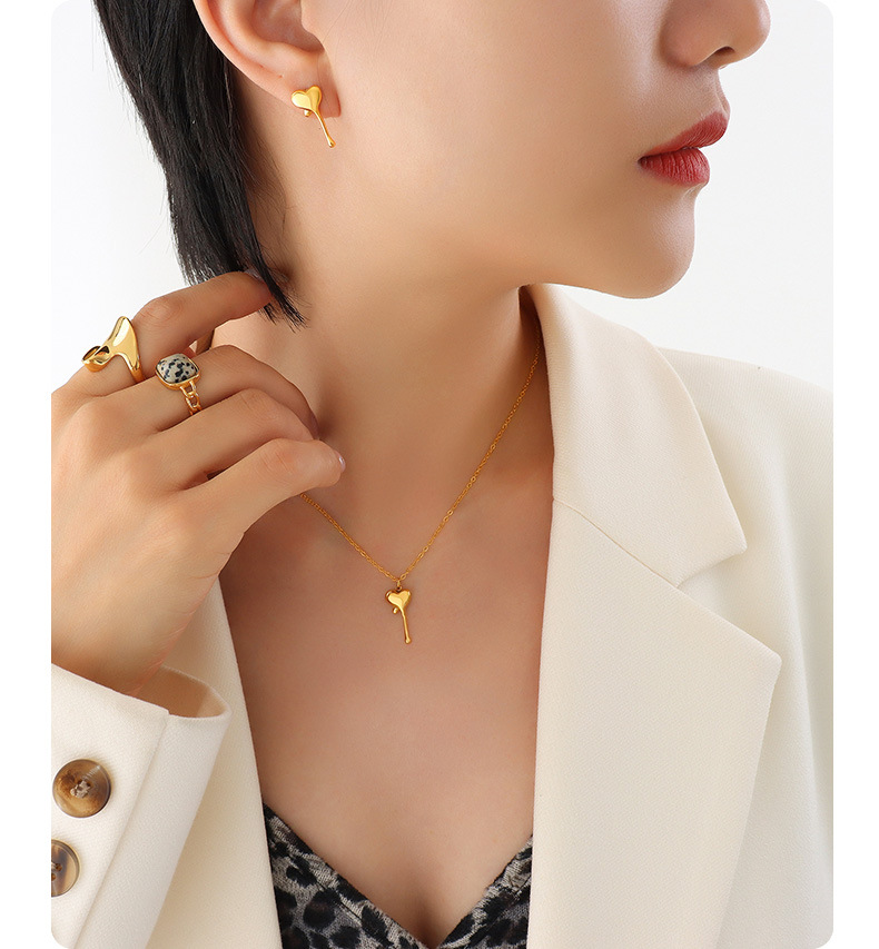 Retro Heart Shape Titanium Steel Plating Earrings Necklace