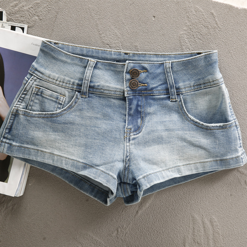 American-style light blue sexy low-waist hip-hugging denim super short shorts, summer sexy tight-fitting butt-lifting straight hot pants for petite women American-style light blue sexy low-waist hip-hugging denim super short shorts, summer sexy tight-fitting butt-lifting straight hot pants for petite women