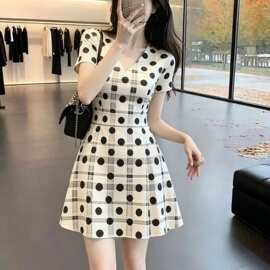 格纹波点设计感短裙短袖领收腰显瘦高级感连衣裙女夏季新款