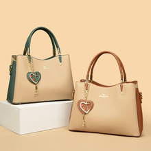 ���p����������������s�ٴ�ˮͰ���r�К��|Ůʿ����б��Ů��