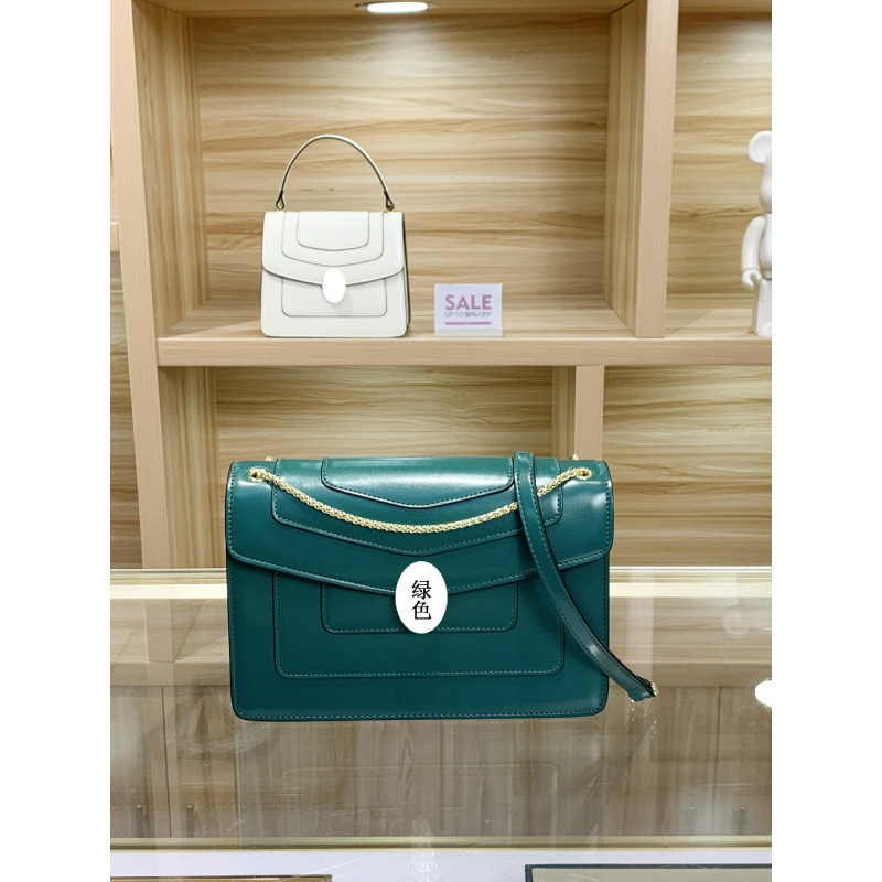 High-End Niche Chain Bag, New Fashion Design, Small Square Bag, Versatile Shoulder and Crossbody Bag for Women, Light Luxury for Commuting High-End Niche Chain Bag, New Fashion Design, Small Square Bag, Versatile Shoulder and Crossbody Bag for Women, Light Luxury for Commuting