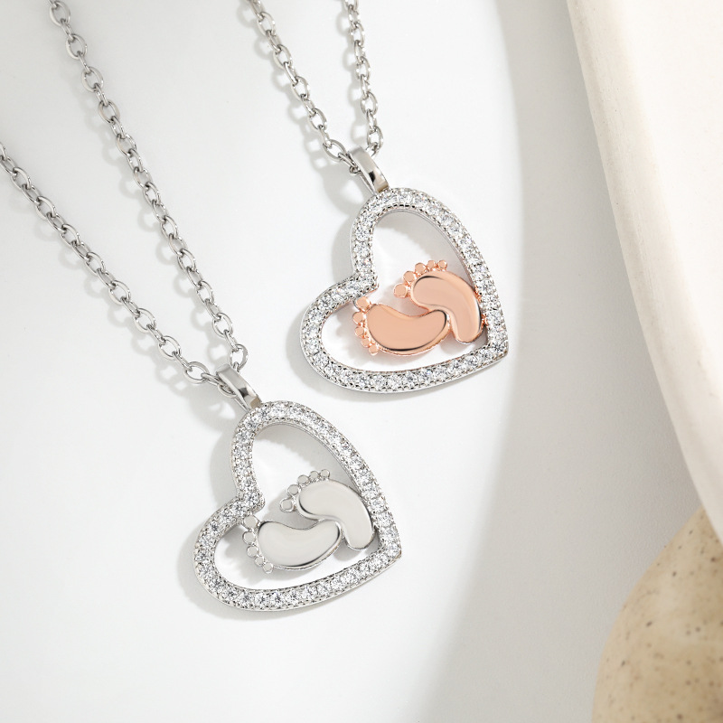 Sweet Heart Shape Copper Plating Inlay Zircon Pendant Necklace display picture 3