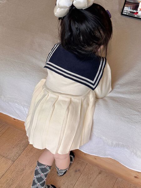 Demi-season dress