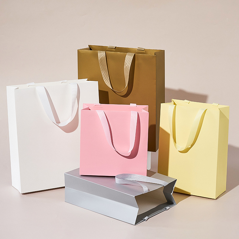 ウエストラインなしの厚みのあるハンドバッグ、高級ギフトバッグ、衣料品店のハンドバッグ、ギフト包装袋、ロゴのカスタマイズ|undefined