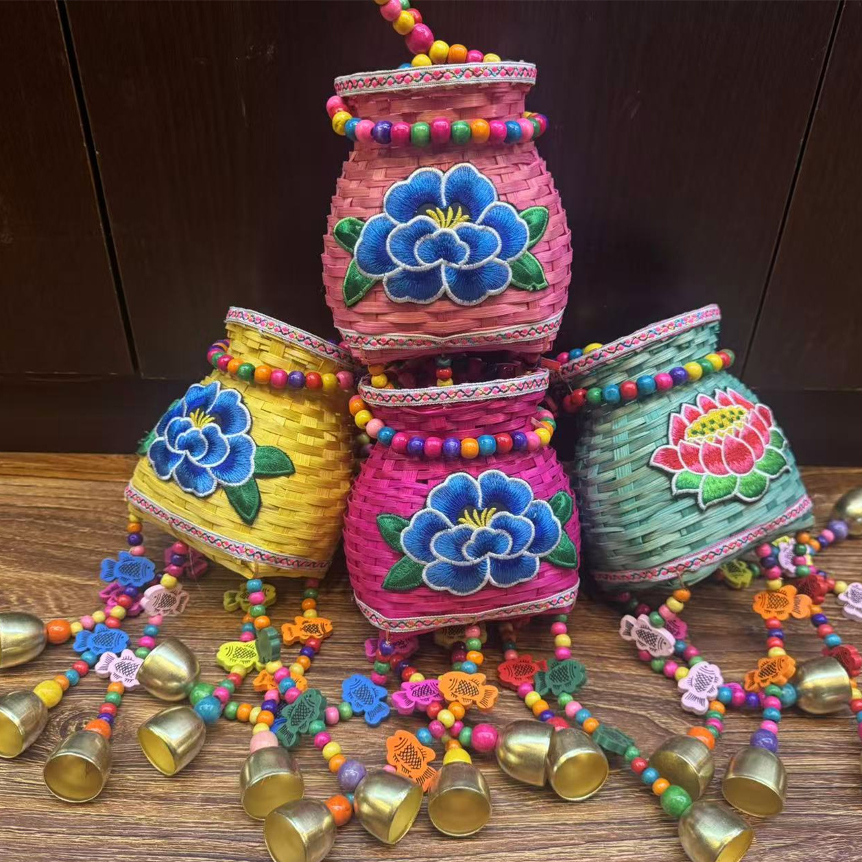 대나무로 짠 작은 색상