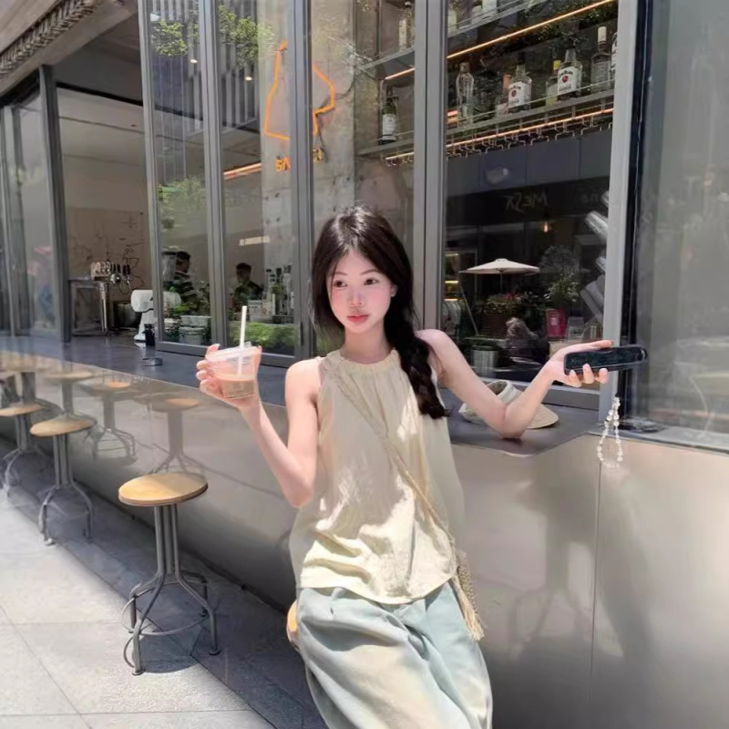 Cross-Border Sweet Halter Neck Sleeveless Shirt for Women, Summer 2024 New Style, Off-Shoulder, Age-Reducing, Loose Tank Top for Women