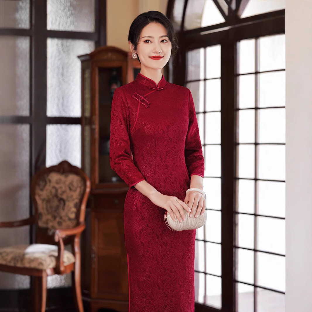Wine Red Cheongsam Wedding Banquet Mother Suit Toasting Suit Western Style Young Slim-fit Mid-length Over-the-knee Autumn and Winter Large Size