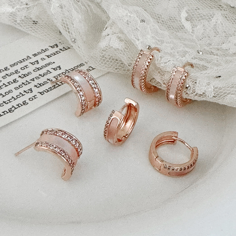 News Queen Wen Huixin's Same Style as Sister Man, Ye Shiman's Light Luxury High-End Rose Gold Shell Earrings for Women