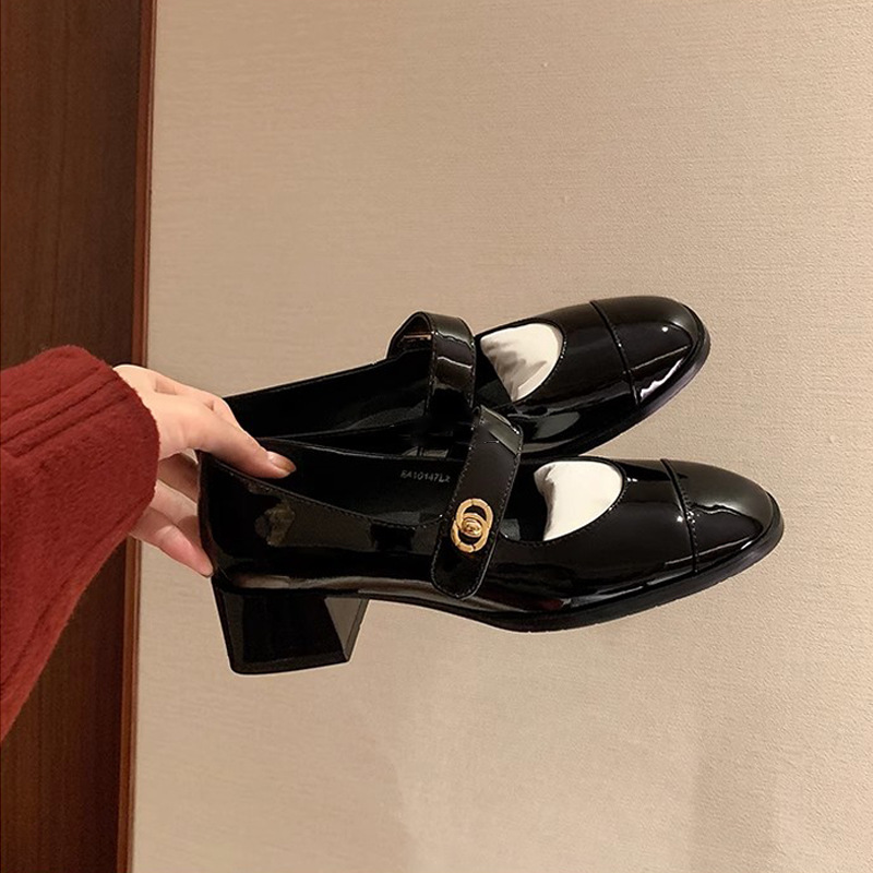 Xiaoxiao viento plano zapatos marizhen para mujeres 2024 primavera nuevo estilo francés hebilla de talón grueso zapatos de cuero para mujeres