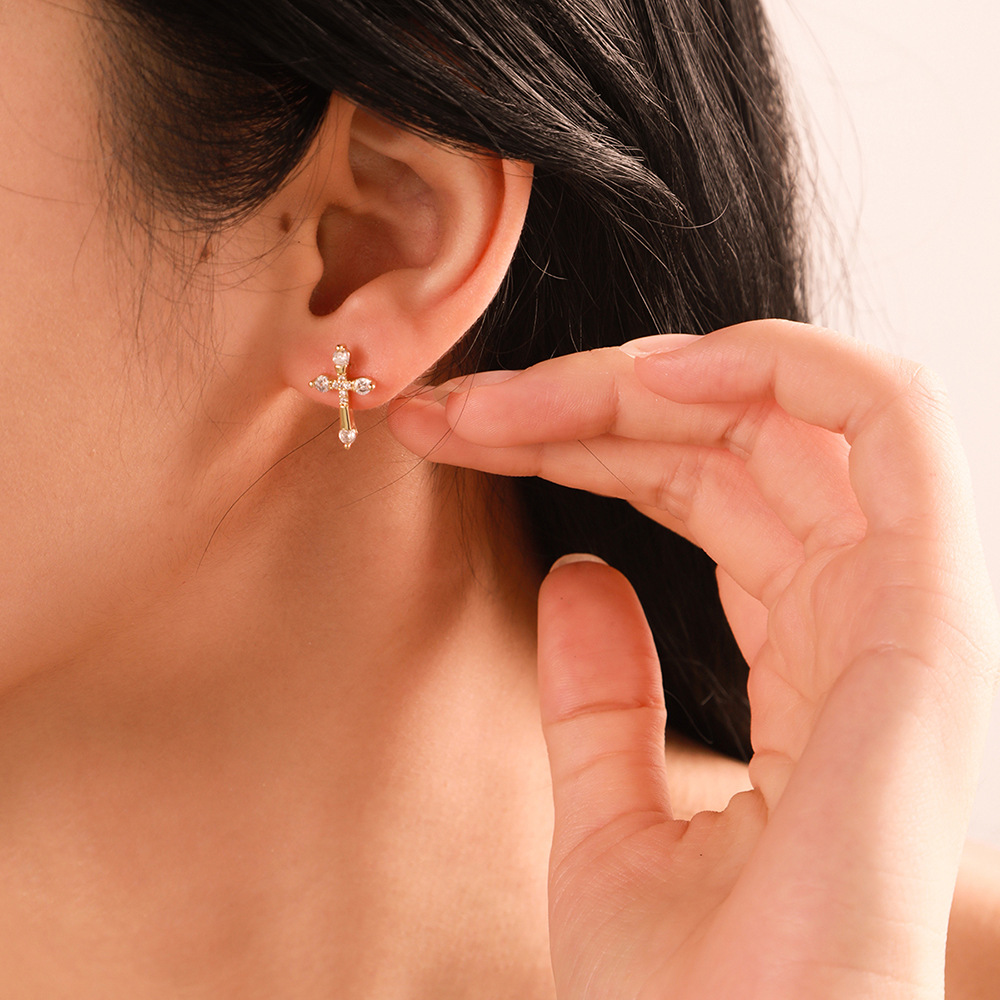 Simple Style Butterfly Copper Gold Plated Zircon Ear Studs 1 Pair