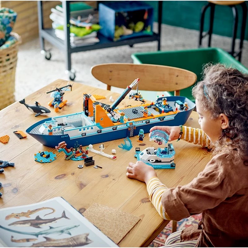 Lego, marine constructor, smart toy, (Cross-border trading)