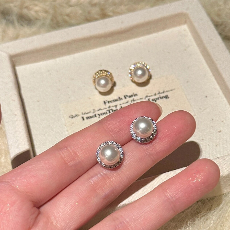Small earrings pearl with zircon