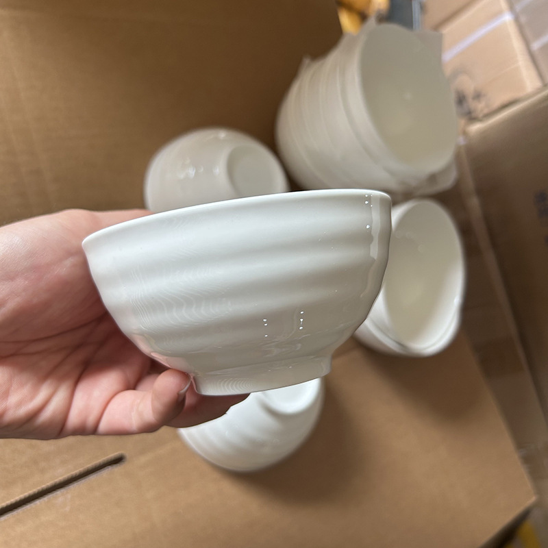 現品の水紋シリーズの陶磁器のサラダの碗はシンプルで上品で白い碗の現代の格調の不規則な陶磁器の碗です。|undefined