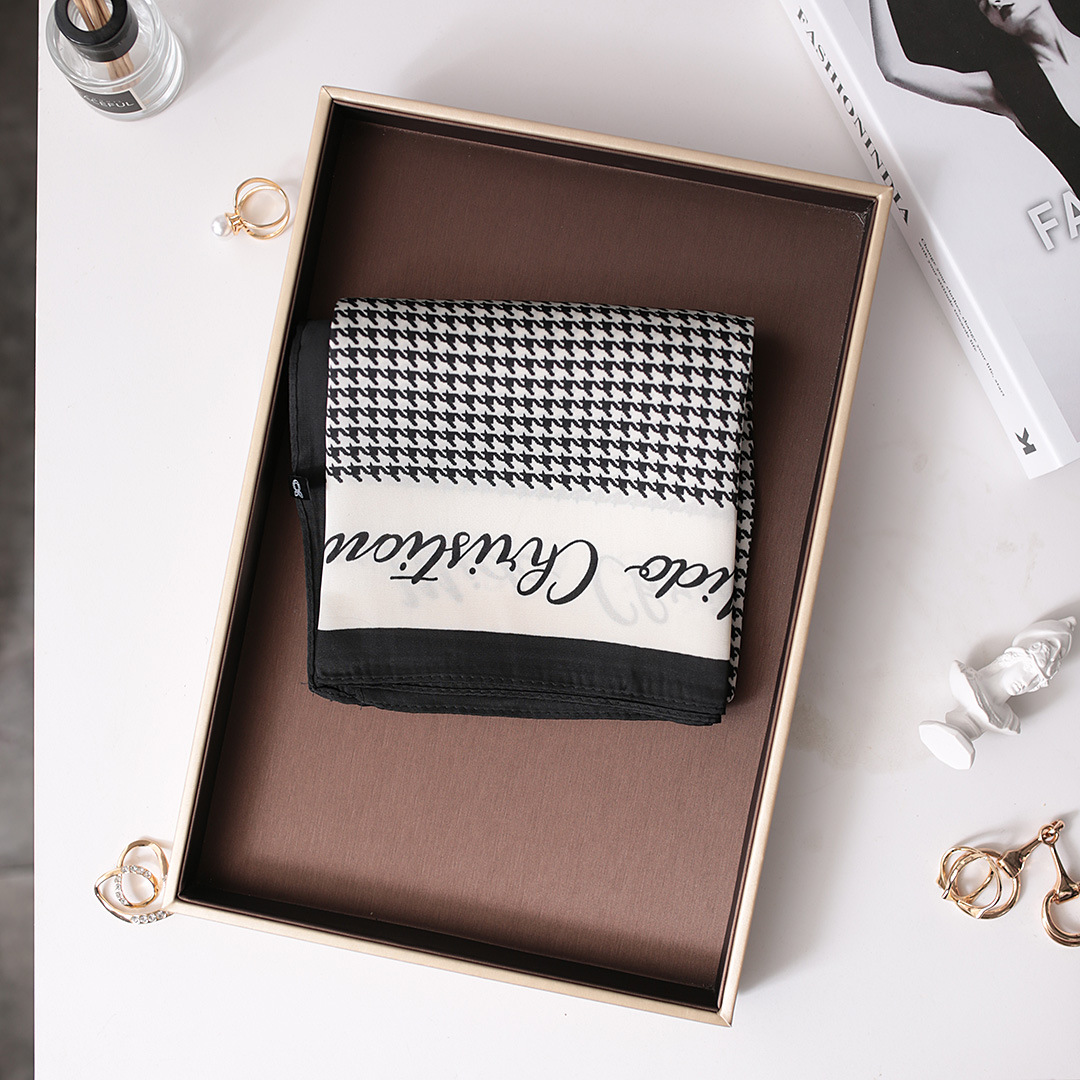 Fashionable stylish thousand bird pattern letter square for women's spring and autumn thin Korean decorative suit scarf_voghion.com