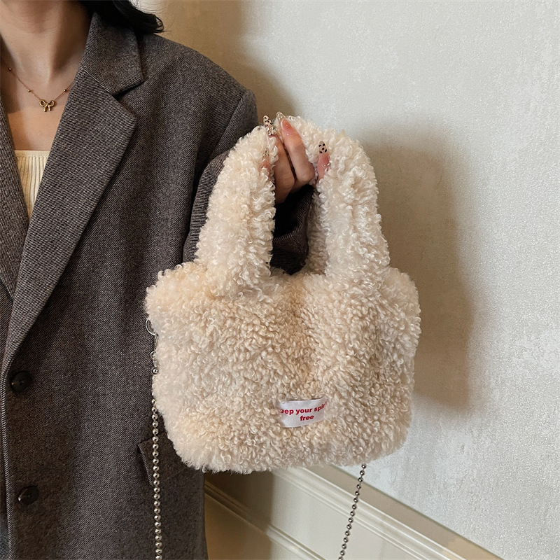 Lamb wool handbag for women, new autumn/winter style, plush tote bag, versatile bucket bag for commuting, shoulder bag, crossbody bag Lamb wool handbag for women, new autumn/winter style, plush tote bag, versatile bucket bag for commuting, shoulder bag, crossbody bag