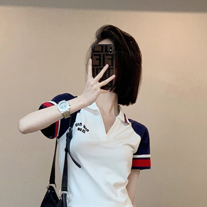 흰색 반팔 탑
