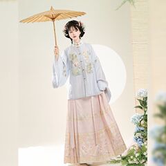 元の創明製の漢服の女性のスタンドカラーの刺繍は琵琶の袖の馬のスカートの秋冬のスーツを補います。