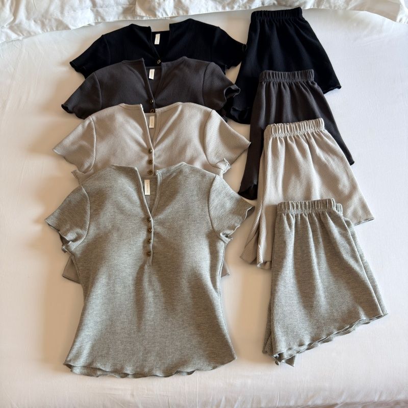 High-End Pajamas for Women, Summer Short-Sleeved Shorts Two-Piece Set, Thin, Simple, Petite, with Chest Pads, Pure Cotton Home Clothes High-End Pajamas for Women, Summer Short-Sleeved Shorts Two-Piece Set, Thin, Simple, Petite, with Chest Pads, Pure Cotton Home Clothes