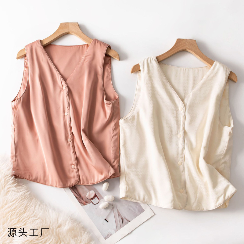 Women's Mulberry Silk Cotton Vest for Autumn and Winter, Warm V-Neck Silk Cotton Lining, Simple and Lightweight Vest Top Women's Mulberry Silk Cotton Vest for Autumn and Winter, Warm V-Neck Silk Cotton Lining, Simple and Lightweight Vest Top
