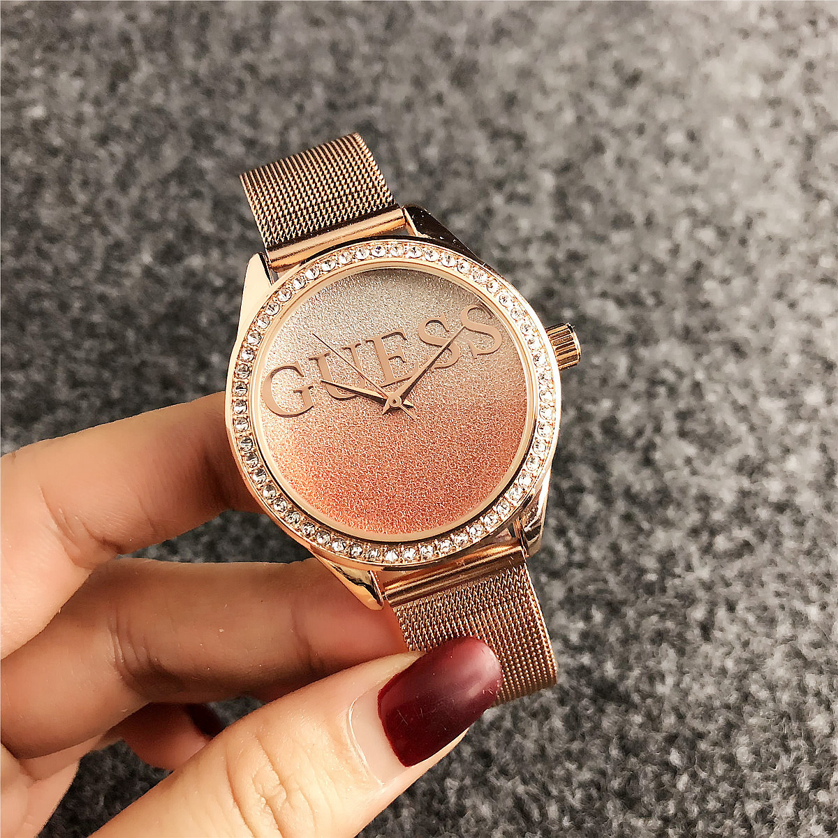 Sourcing Factory price wholesale couple watch new fashion simple network  with foreign trade female diamond trend watches - Dropshipman