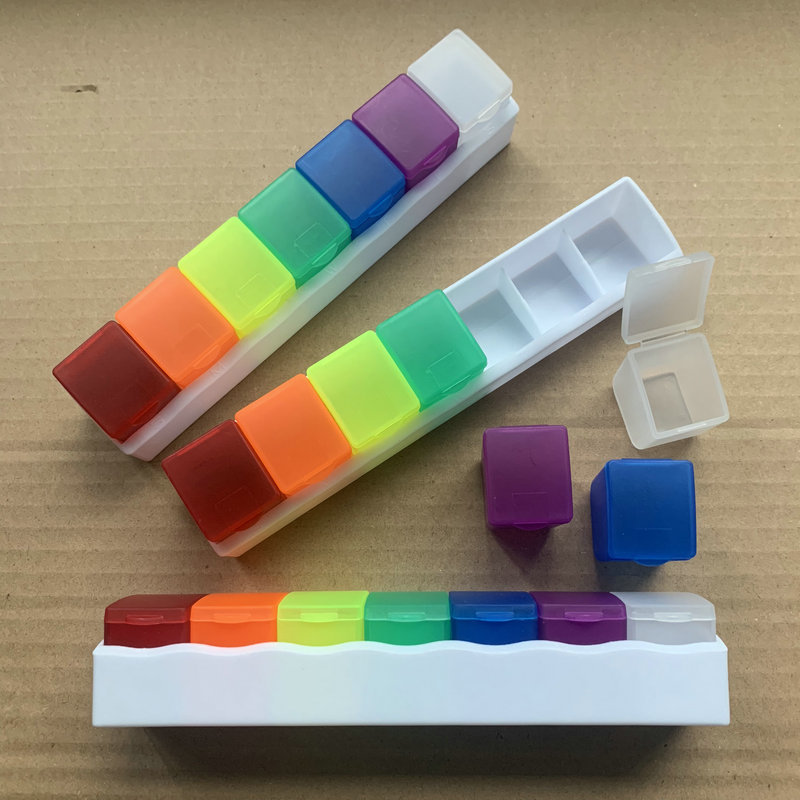 厂家直销彩色7格药盒 彩色七格药盒 单排7格药盒 单排七格药盒