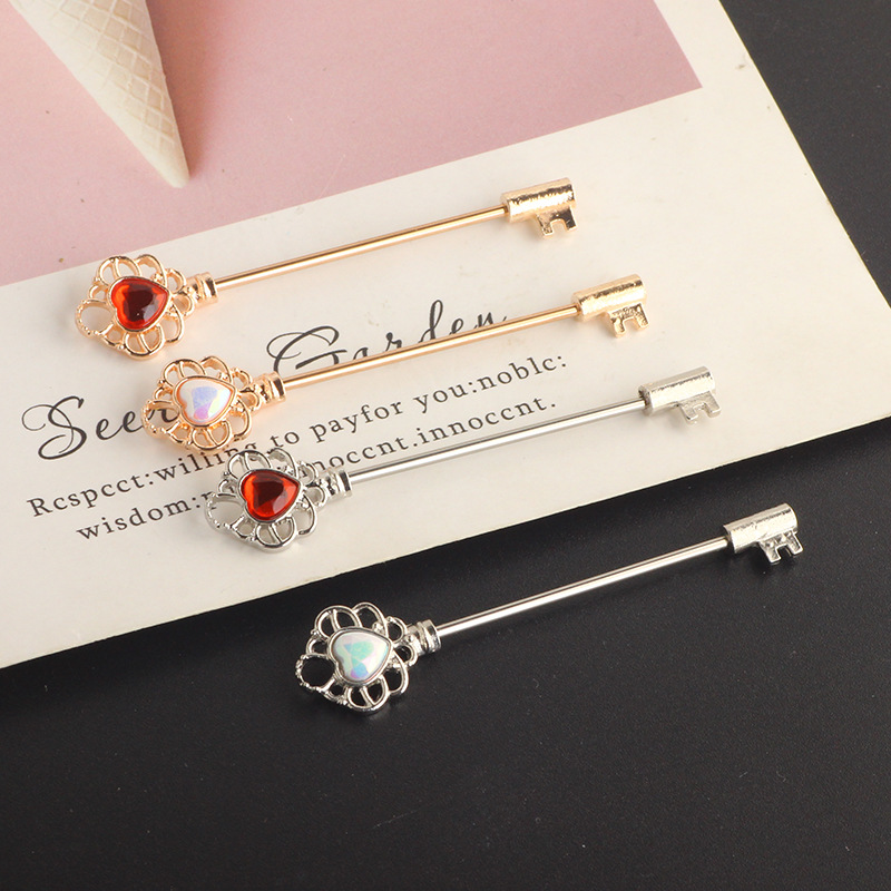 16G labret stud size and finish detail