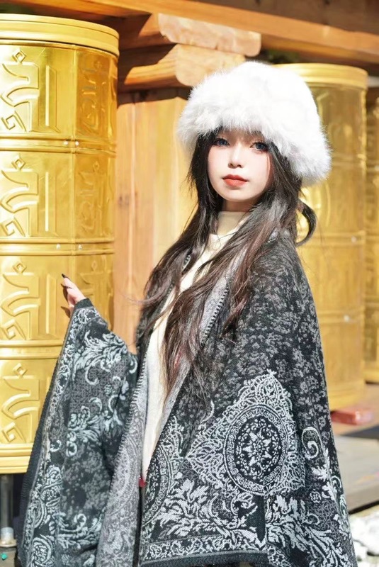 秋冬民族风披肩针织高级感披风川西云南旅游穿搭拍照仿羊绒斗篷女|undefined