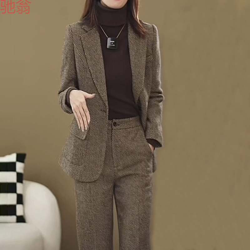 F6B两件套毛呢外套女2024秋冬新款气质职业套装西服遮肉显瘦阔腿