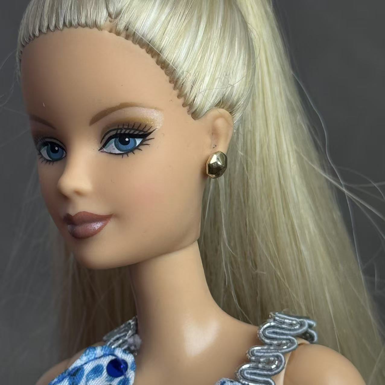 42 (oro) / Accesorios de la muñeca dos olas