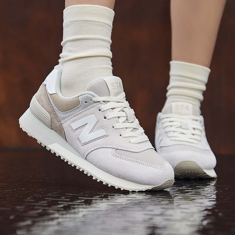 574 브라운 화이트