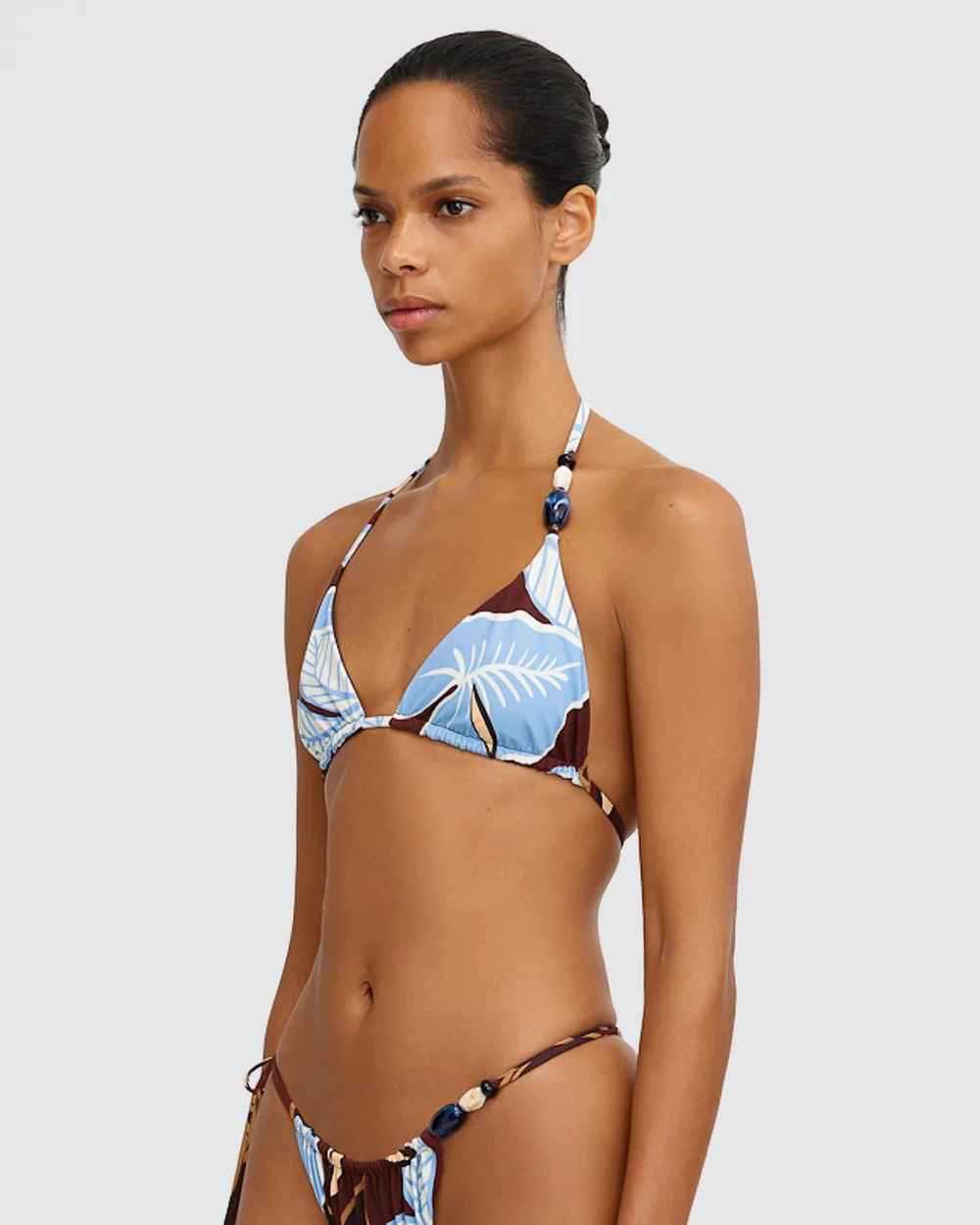 avant gauche  - Bikini Brésilien Floral Bleu Marron – Maillot de Bain Sexy et Confortable - Couleurs Lagon