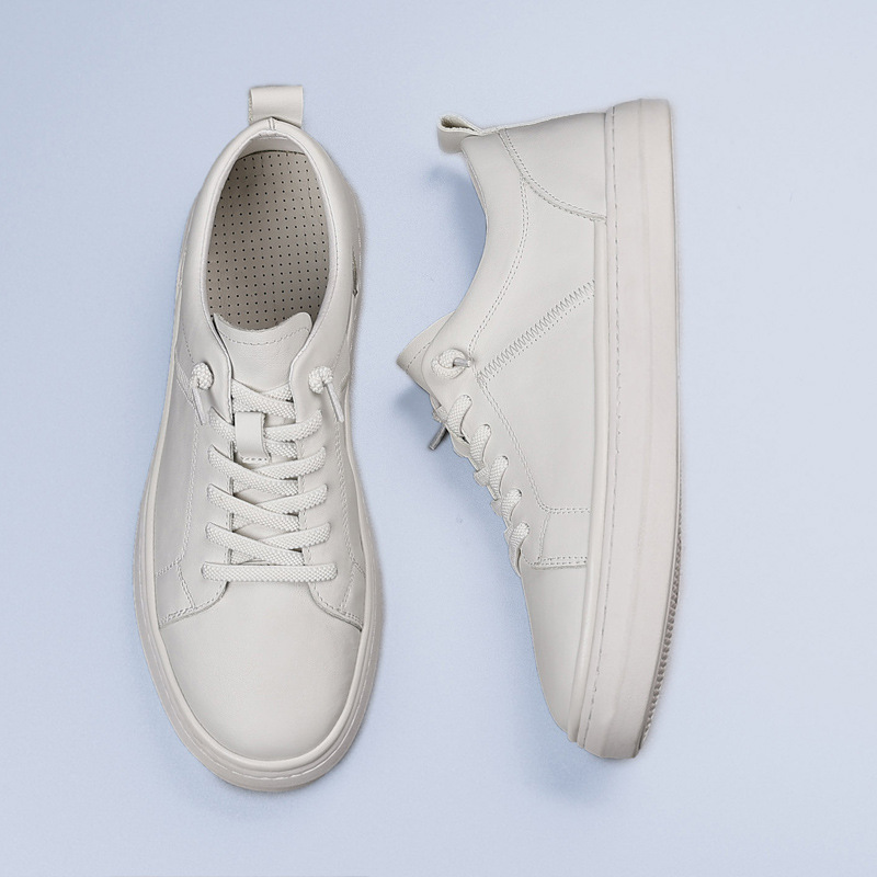 La primera capa de piel de vaca de otoño nuevos zapatos blancos de hombre, zapatos casuales de cuero transpirables, zapatos de cuero de hombre, zapatos de hombre.