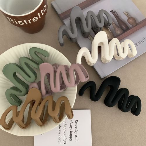 Niche design curve frosted hair clip women's back head hair grabbing clip ins simple shark clip  new style