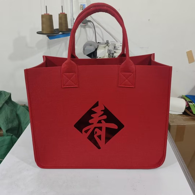 フェルトバッグのオーダーメイドのアイデアに合わせて、フェルトを使って買い物をします。フェルトの手提げ袋企業活動のお土産です。|undefined