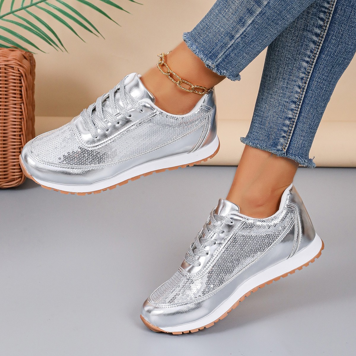 Women's Casual Sports Solid Color Sequins Round Toe Sports Shoes display picture 3