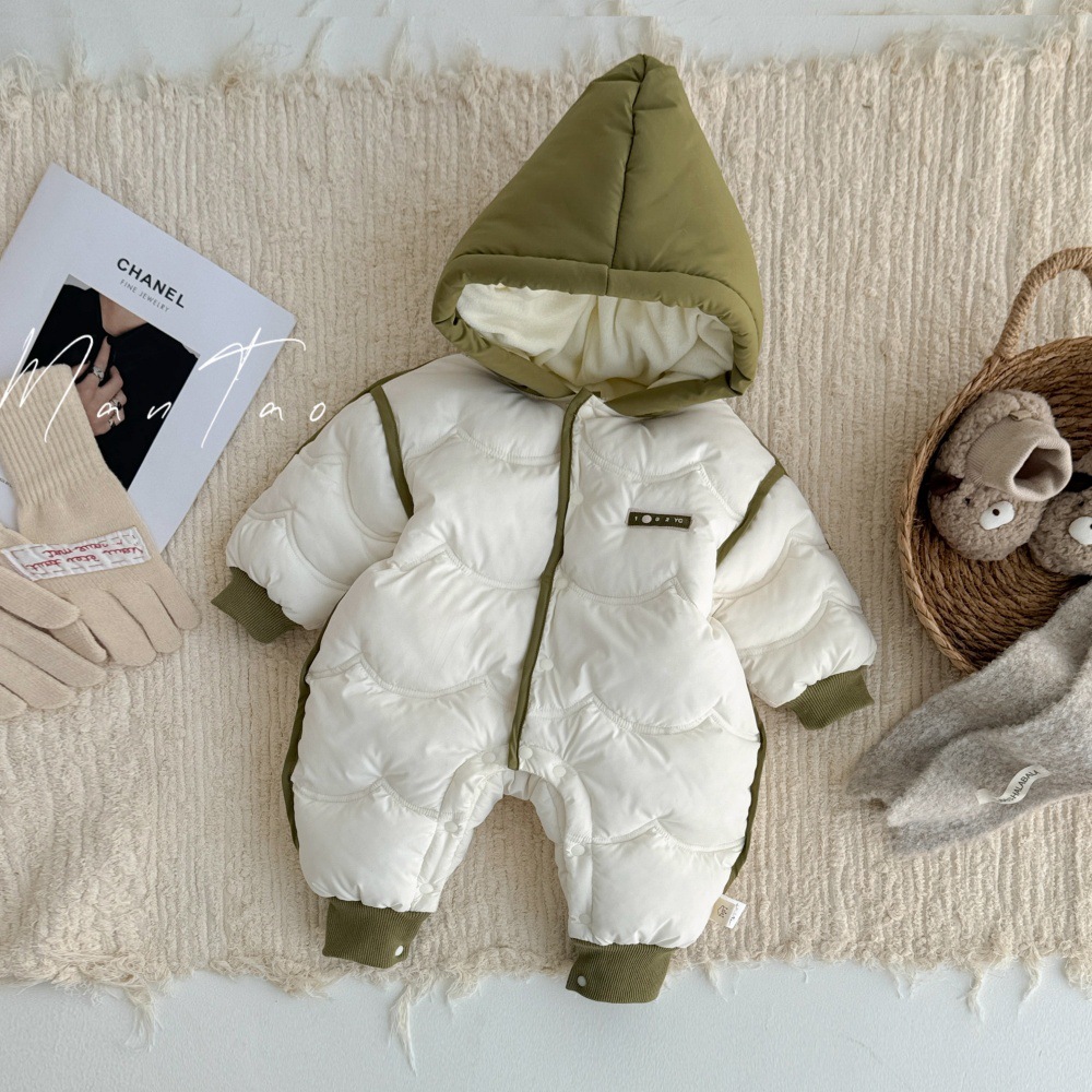 2024 nuevo estilo de invierno bebé coreano estilo occidental a juego, grueso, cálido, cómodo y suave, chaqueta de algodón de una pieza para bebé