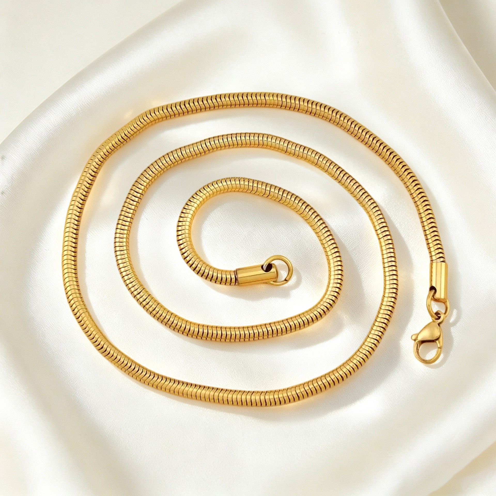 Venta directa de fábrica: Cadena de acero inoxidable tipo serpiente, chapada en oro, de titanio, con diseño de hueso de serpiente redondo, cadena sencilla, cadena de titanio para colgante, para hombre y mujer. image 8