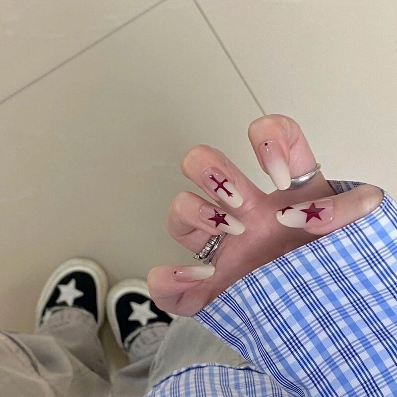 子供用ウェアラブルネイル、超かわいいアップルキティホワイトニングマニキュア、取り外し可能なショートネイル、手描きの甘い女の子イン|undefined