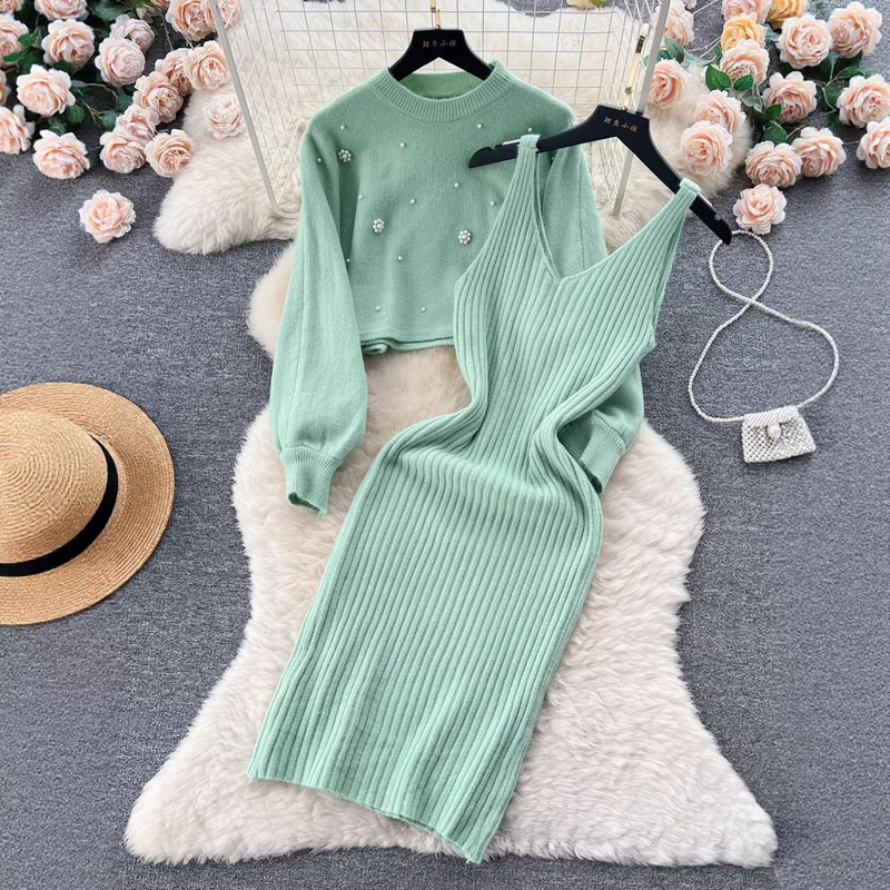 Autumn new two-piece sweater sweater dress elegant round neck beaded short sweater + waist-tight knitted vest