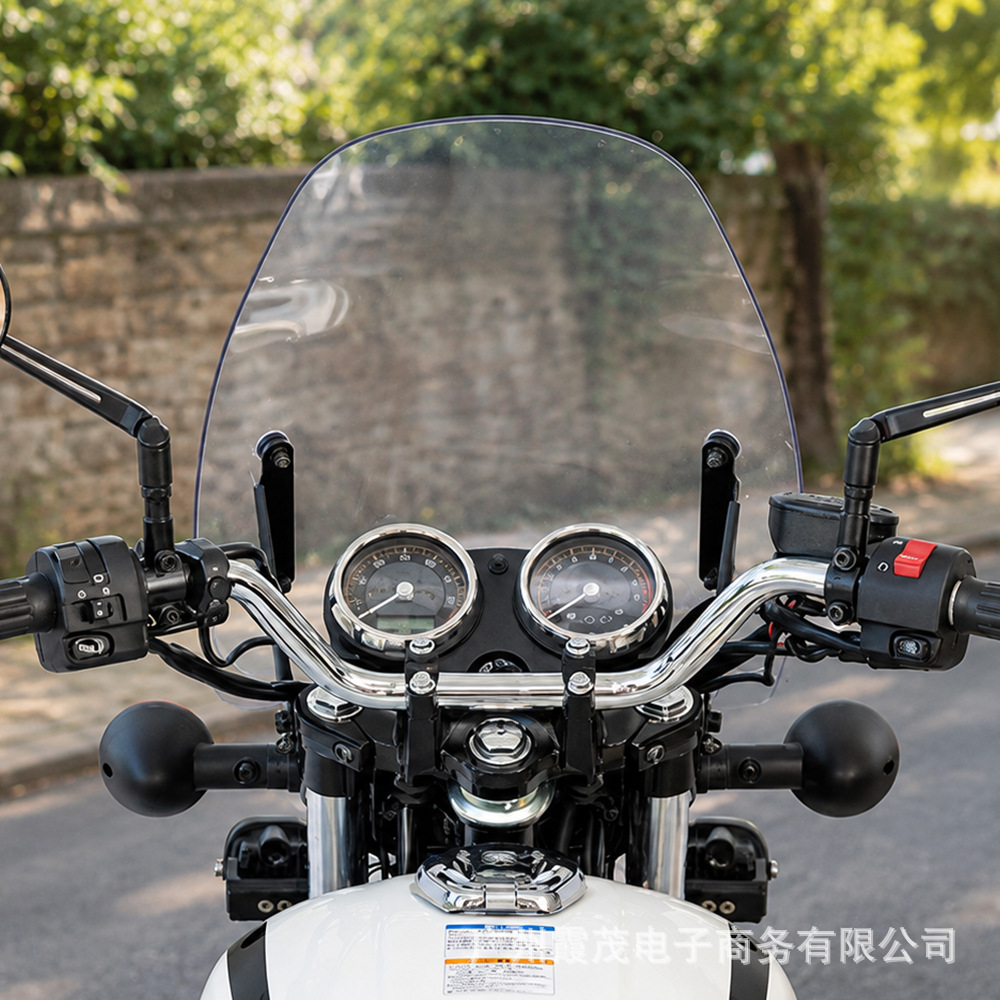 Suitable for Kawasaki W230/MEGRO S1, this is a retro-style, height-increasing front windshield cover, a transparent accessory for motorcycle modification