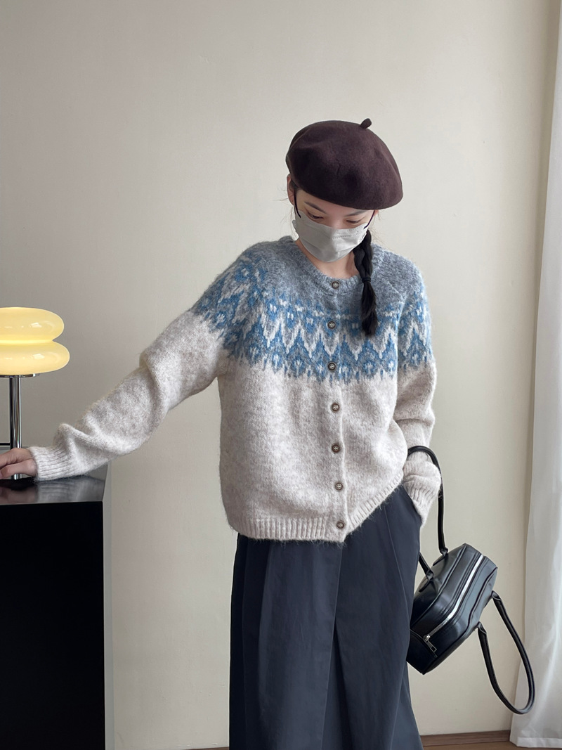 滔川【フェア島の恋】丸首セーター女性秋冬ウール単列ボタン復古ニットカーディガンMB625