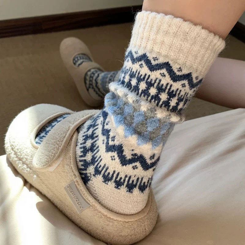 Autumn and Winter Retro Fair Isle Snowflake Wool Mid-Calf Women's Socks Korean Style Ins Preppy Style Versatile Pile Socks for Women Autumn and Winter Retro Fair Isle Snowflake Wool Mid-Calf Women's Socks Korean Style Ins Preppy Style Versatile Pile Socks for Women