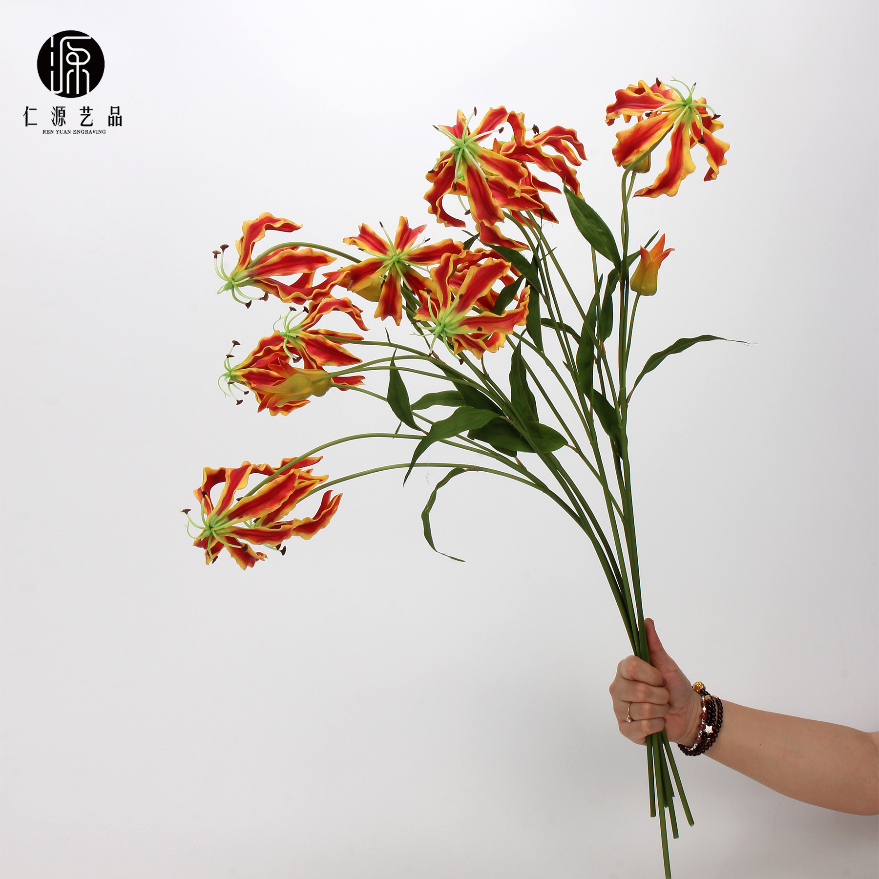 Factory Direct Sale Pu Realistic Lily and Garland Artificial Flowers for Wedding Aisle Decoration and Floral Arrangements