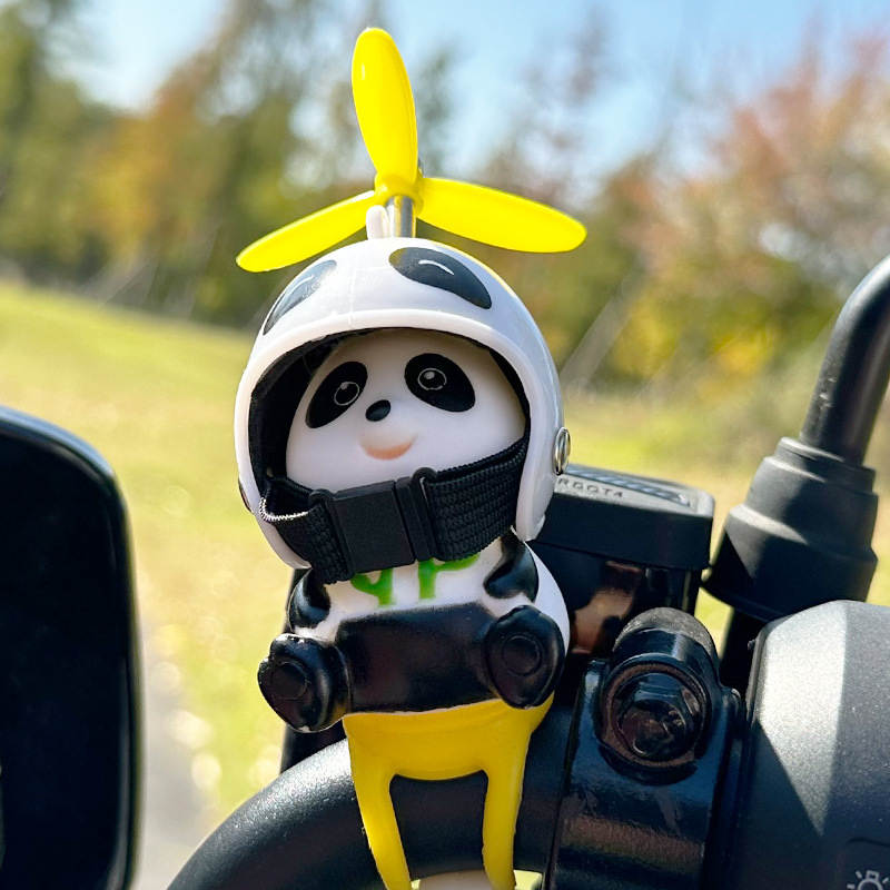 ヘルメットに付ける飾り