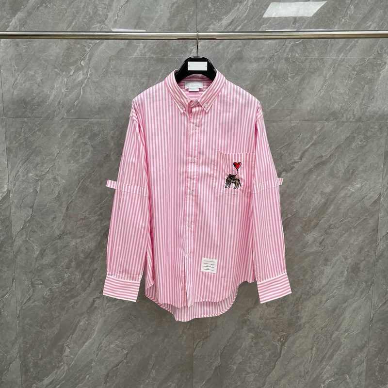 Factory direct sales: TB pink long-sleeved shirt with vertical stripes, a heart-shaped puppy embroidery on the chest, and a special edition for the Qixi Festival, a casual shirt Factory direct sales: TB pink long-sleeved shirt with vertical stripes, a heart-shaped puppy embroidery on the chest, and a special edition for the Qixi Festival, a casual shirt